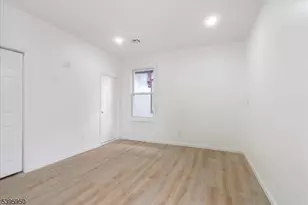 813 S 12th St, Newark, NJ 07108 - Photo 11