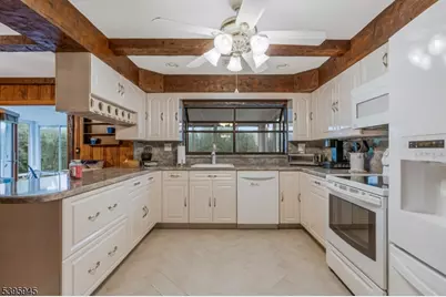 608 Raritan Ave, Middletown Twp., NJ 07716 - Photo 9