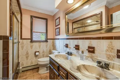 608 Raritan Ave, Middletown Twp., NJ 07716 - Photo 17