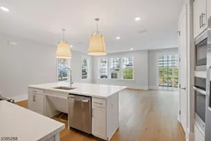 102 Iris Ct, Warren Township, NJ 07059 - Photo 11