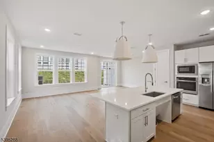 102 Iris Ct, Warren Township, NJ 07059 - Photo 7