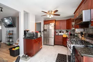 392 Lower Alden Dr, Rahway, NJ 07065 - Photo 9