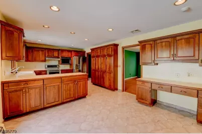 6 Brookvale Ter, Kinnelon, NJ 07405 - Photo 17