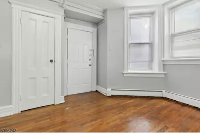 162 Fairview Ave, Jersey City, NJ 07304 - Photo 3