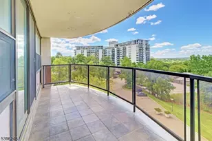 2 Claridge Dr 3Lw, Verona, NJ 07044 - Photo 1