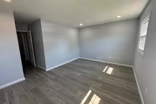 37 Irving St, Carteret, NJ 07008 - Photo 5