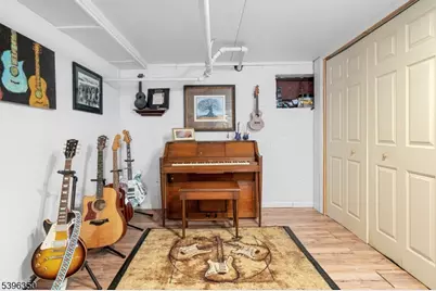 21 Sunrise Ave, Bloomingdale, NJ 07403 - Photo 35