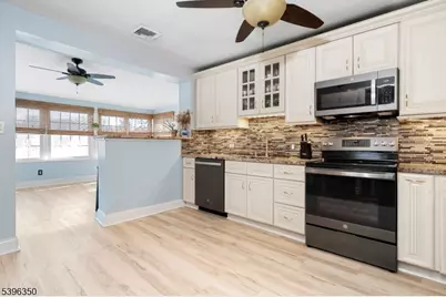 21 Sunrise Ave, Bloomingdale, NJ 07403 - Photo 13