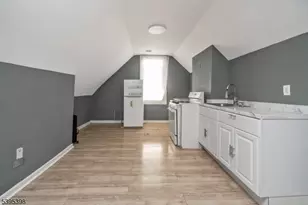 71 W Alpine St, Newark, NJ 07108 - Photo 25