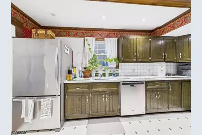 402 W Gibbons St, Linden, NJ 07036 - Photo 13