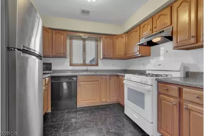 4 Saint Francis St, Newark, NJ 07105 - Photo 7