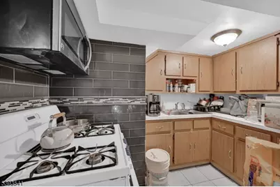 126 Macarthur Ave, Garfield, NJ 07026 - Photo 19