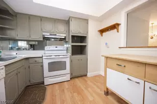 27 High Crest Dr, Vernon Twp., NJ 07419 - Photo 7