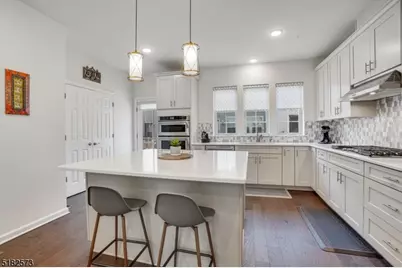 24 Braeburn Ct, Livingston Twp., NJ 07039 - Photo 13