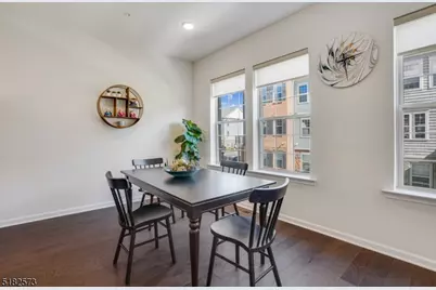 24 Braeburn Ct, Livingston Twp., NJ 07039 - Photo 9