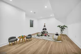 22 Brookside Pl, Livingston, NJ 07039 - Photo 39