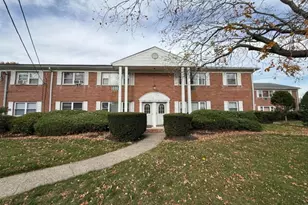 78 Manchester Ct, Wayne, NJ 07470 - Photo 1