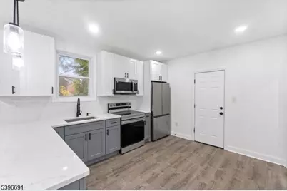 427 Benner St, Highland Park, NJ 08904 - Photo 3