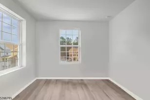 204 Honeysuckle Ln, Warren Township, NJ 07059 - Photo 23