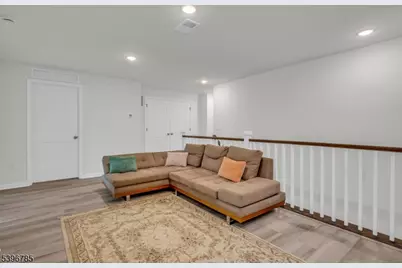 204 Honeysuckle Ln, Warren Township, NJ 07059 - Photo 17