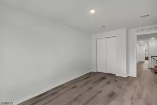 204 Honeysuckle Ln, Warren Township, NJ 07059 - Photo 25