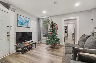 14 Crown St, Bloomfield, NJ 07003 - Photo 3