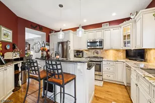 26 Kent Dr, Roseland, NJ 07068 - Photo 7