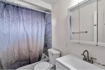 932 Wheatsheaf Rd, Roselle, NJ 07203 - Photo 25