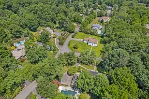 2 Canoe Ln, Roseland, NJ 07068 - Photo 41