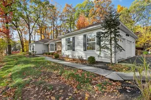 19 Ravenswood Ln, Scotch Plains Township, NJ 07076 - Photo 1