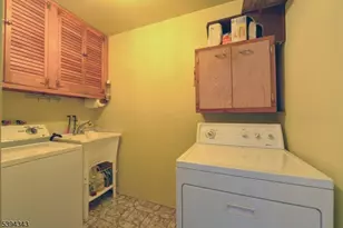 184 Abbe Ln, Clifton, NJ 07013 - Photo 17