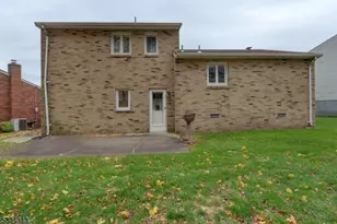 184 Abbe Ln, Clifton, NJ 07013 - Photo 3