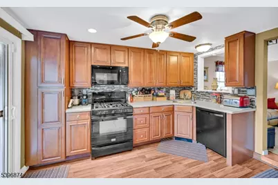 31 Hamilton St, Bloomingdale, NJ 07403 - Photo 15