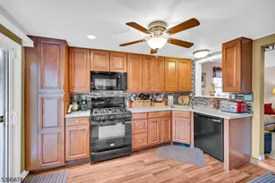 31 Hamilton St, Bloomingdale, NJ 07403 - Photo 15