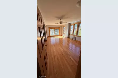 814 Vine St 2nd Fl, Elizabeth, NJ 07202 - Photo 3