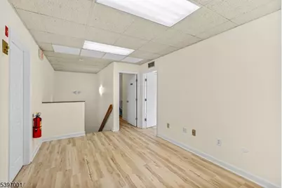 37 Tamarack Cir, Montgomery Township, NJ 08558 - Photo 15