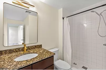 37 Tamarack Cir, Montgomery Township, NJ 08558 - Photo 21