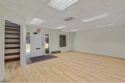 37 Tamarack Cir, Montgomery Township, NJ 08558 - Photo 3