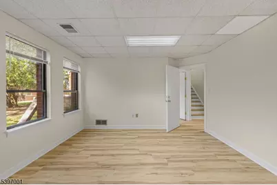 37 Tamarack Cir, Montgomery Township, NJ 08558 - Photo 13