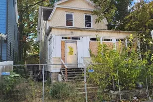 14-16 Voorhees St, Newark, NJ 07108 - Photo 1