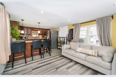 39 Helen Drive, Moonachie, NJ 07074 - Photo 3