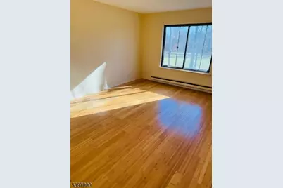 277 Crosse Dr #2E, Monroe Township, NJ 08831 - Photo 3