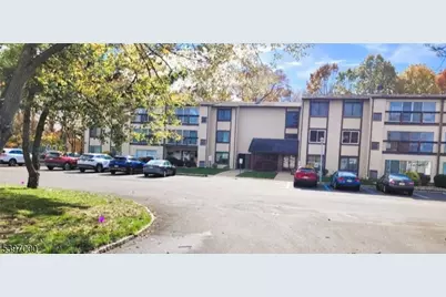 277 Crosse Dr #2E, Monroe Township, NJ 08831 - Photo 1