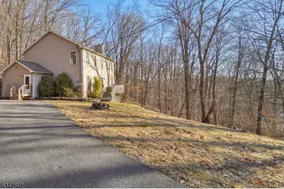 1007 Hillside Ave, Hampton Township, NJ 07860 - Photo 5