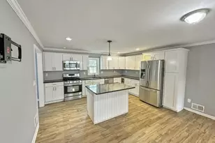 38 Meadow Rd, Clark Township, NJ 07066 - Photo 3