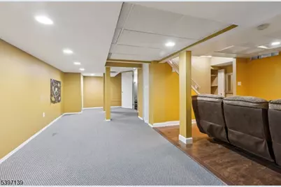 32 Magnolia Ct, South Brunswick Township, NJ 08852 - Photo 17