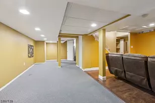 32 Magnolia Ct, South Brunswick Township, NJ 08852 - Photo 17