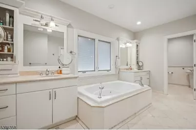 126 Fairfield Dr, Millburn Twp., NJ 07078 - Photo 23