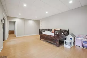 126 Fairfield Dr, Millburn Twp., NJ 07078 - Photo 33