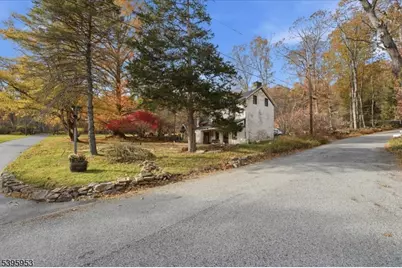 358 Fairview Ave, Washington Township, NJ 07853 - Photo 3